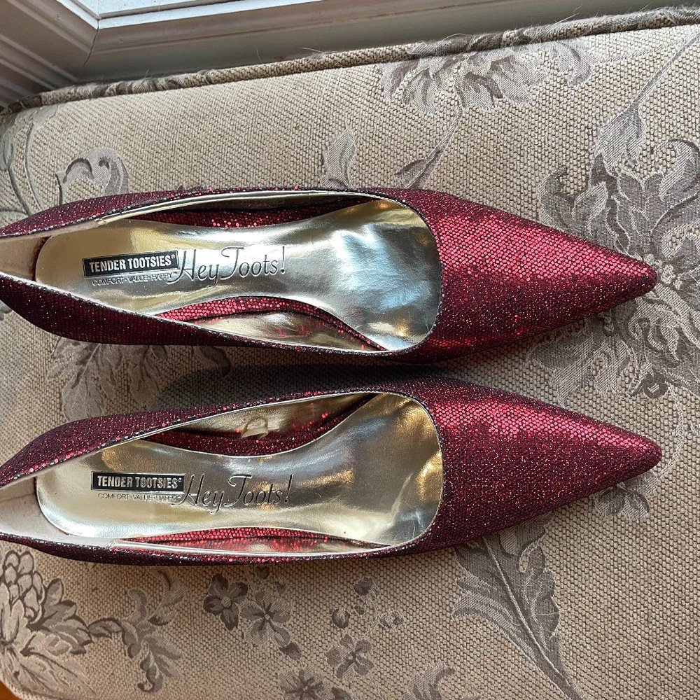 Women's high heel dress shoes